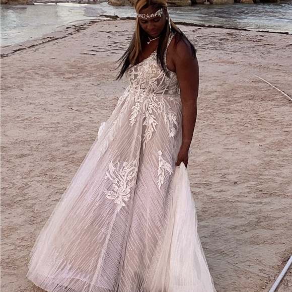 Galina Signature the dress is made from soft tulle fabric, and sequence. - Picture 7 of 7